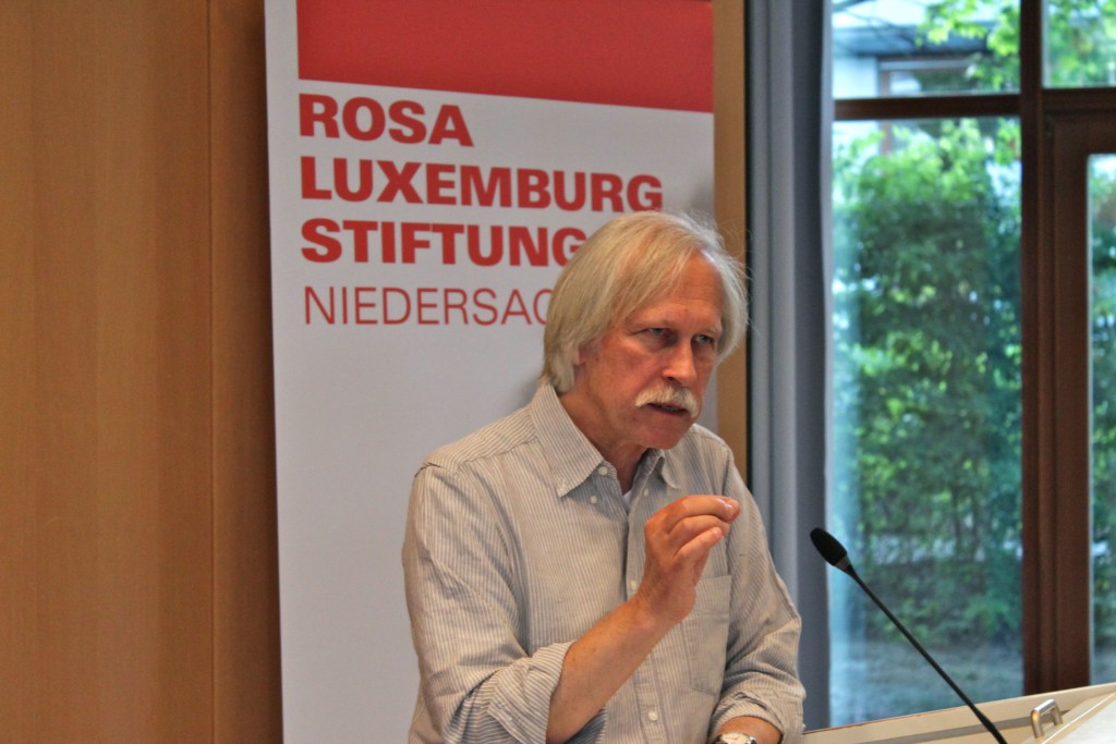 (© 2015 Georg Gunkel-Schwaderer) Der Rechtsanwalt und Publizist Rolf Gössner in Lüneburg